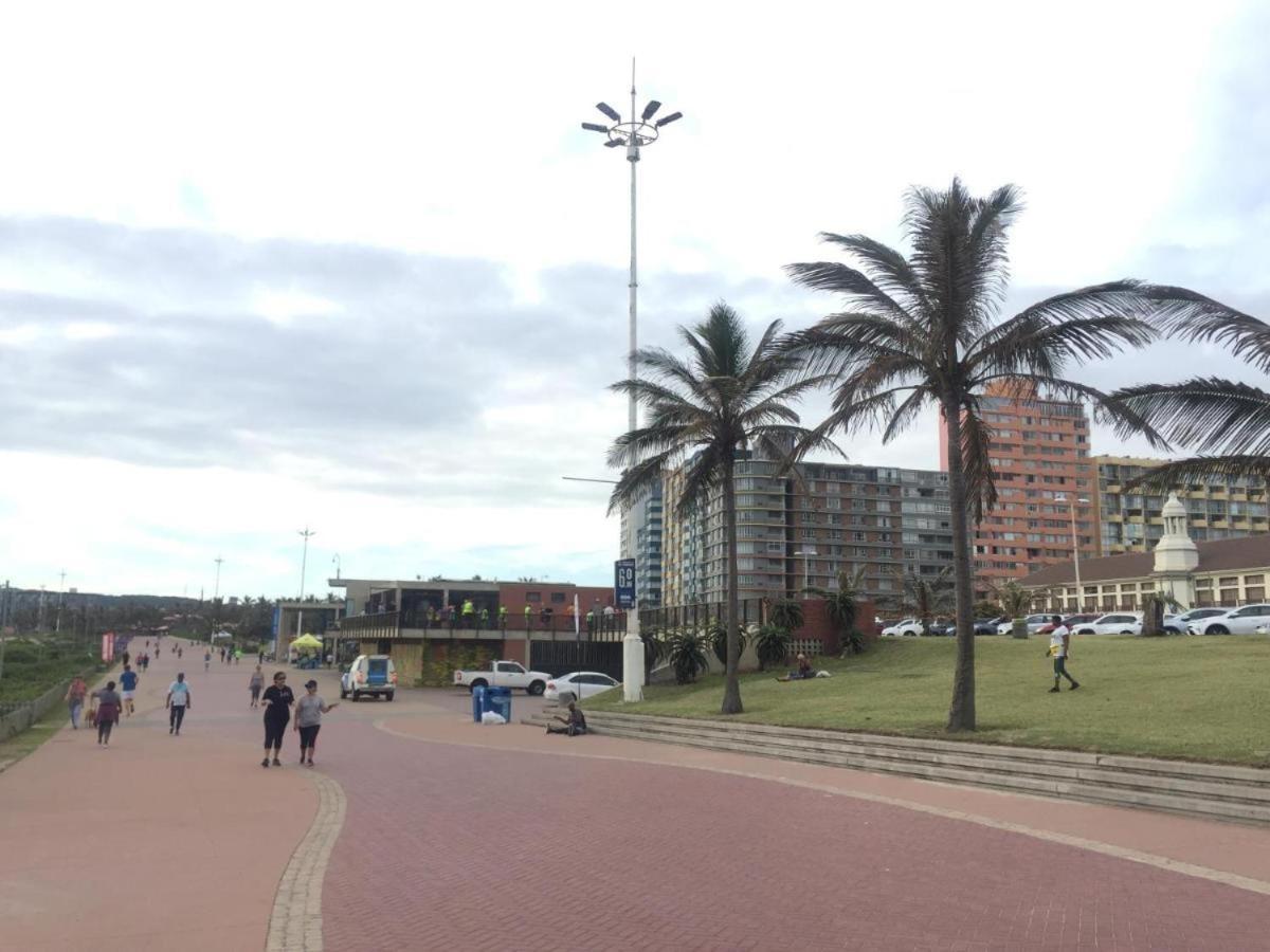 Tenbury Beach Apartment เดอร์บัน ภายนอก รูปภาพ